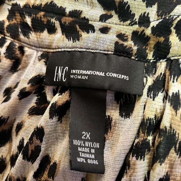 INC International Concepts Woman 2X Animal Print Ruffle Neck Top - Picture 4 of 6